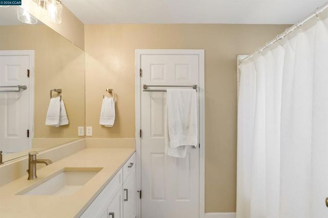 408 Fraga Ct, Martinez, CA 94553