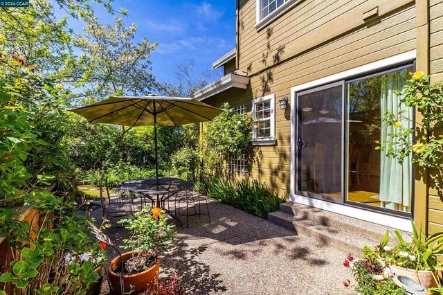 408 Fraga Ct, Martinez, CA 94553