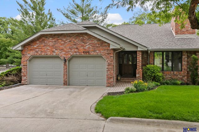 2100 Heritage Pines Court, Lincoln, NE 68506
