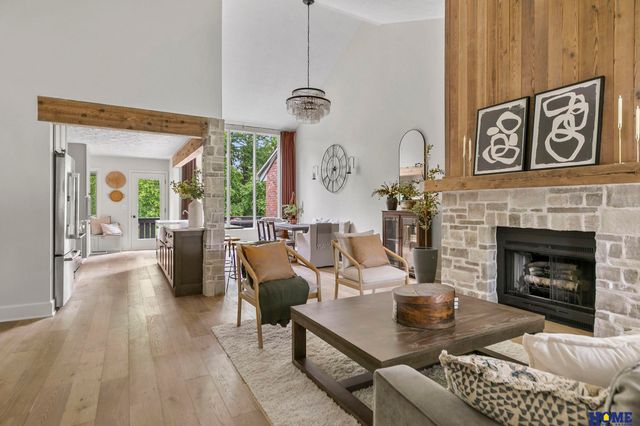 2100 Heritage Pines Court, Lincoln, NE 68506