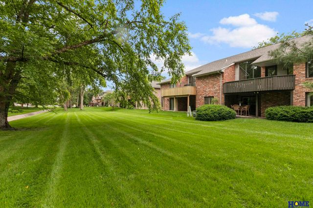 2100 Heritage Pines Court, Lincoln, NE 68506