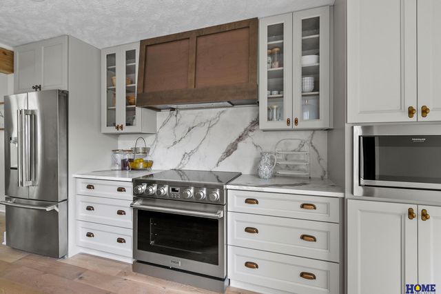 2100 Heritage Pines Court, Lincoln, NE 68506