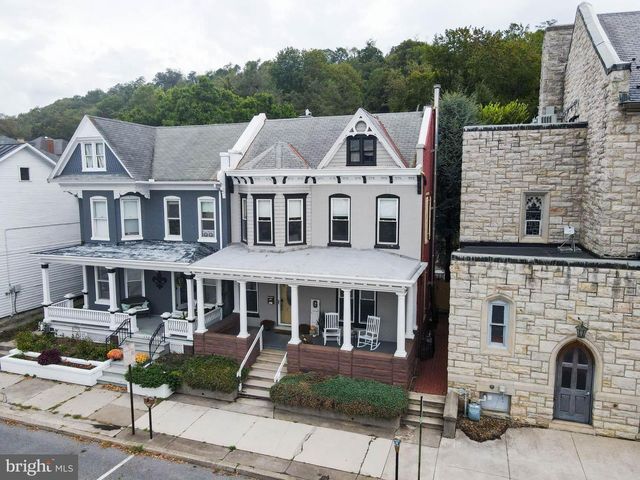 125 E 3RD ST, Lewistown, PA 17044