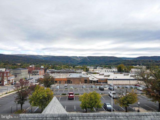 125 E 3RD ST, Lewistown, PA 17044