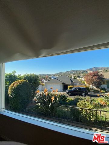 4160 Holly Knoll Drive, Los Angeles, CA 90027