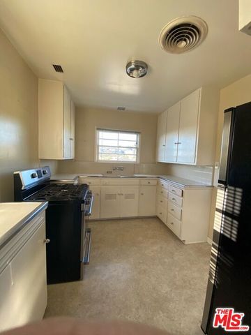 4160 Holly Knoll Drive, Los Angeles, CA 90027