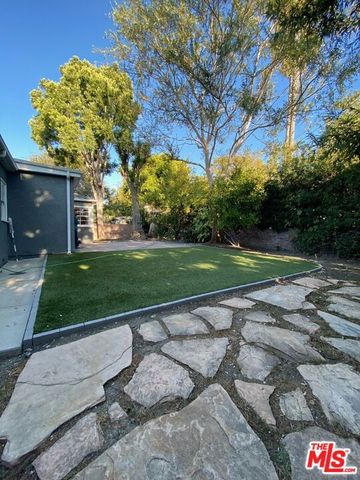 4160 Holly Knoll Drive, Los Angeles, CA 90027