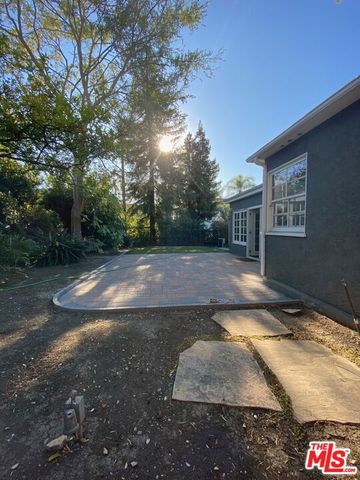 4160 Holly Knoll Drive, Los Angeles, CA 90027