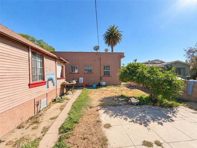 1457 W 37th Dr, Los Angeles, CA 90018