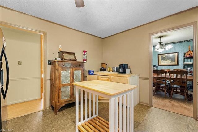 2250 Willow Bend Drive, Kernersville, NC 27284