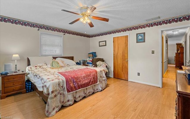 2250 Willow Bend Drive, Kernersville, NC 27284