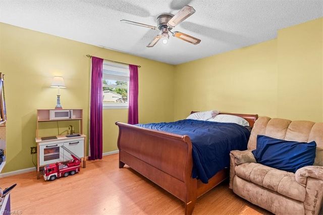 2250 Willow Bend Drive, Kernersville, NC 27284