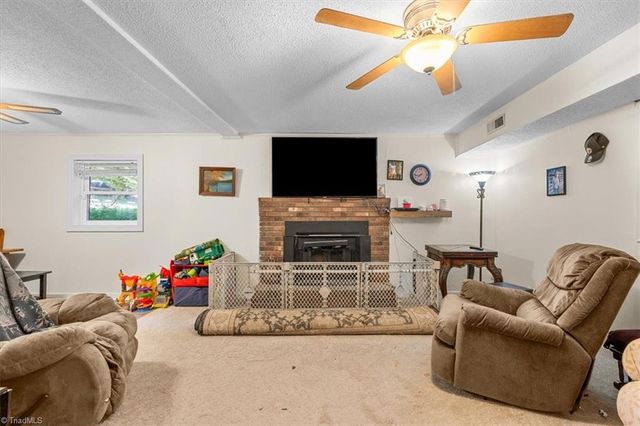 2250 Willow Bend Drive, Kernersville, NC 27284