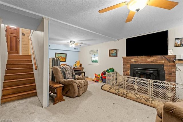 2250 Willow Bend Drive, Kernersville, NC 27284