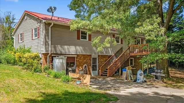 2250 Willow Bend Drive, Kernersville, NC 27284