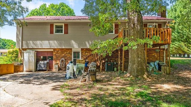 2250 Willow Bend Drive, Kernersville, NC 27284