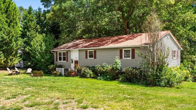 2250 Willow Bend Drive, Kernersville, NC 27284