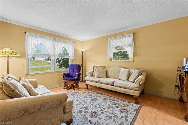 2250 Willow Bend Drive, Kernersville, NC 27284