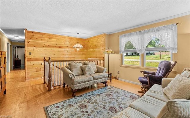 2250 Willow Bend Drive, Kernersville, NC 27284