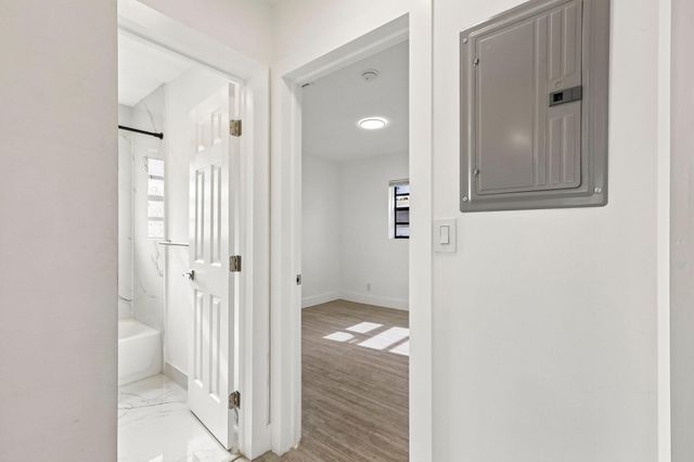 1200 NW 19TH Avenue, Fort Lauderdale, FL 33311