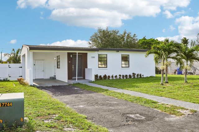 1200 NW 19TH Avenue, Fort Lauderdale, FL 33311