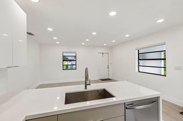 1200 NW 19TH Avenue, Fort Lauderdale, FL 33311