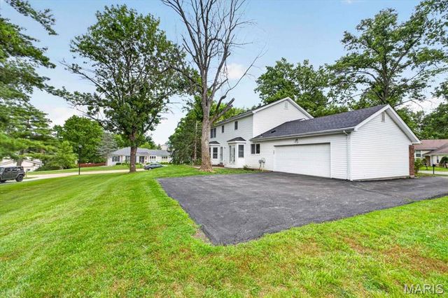 14529 Brittania Drive, Chesterfield, MO 63017