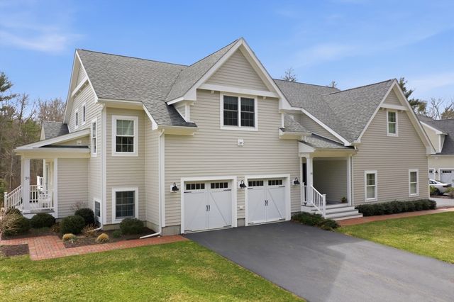 20 Split Rock Ln, Mattapoisett, MA 02739