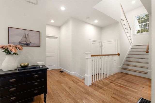 20 Split Rock Ln, Mattapoisett, MA 02739
