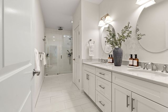 20 Split Rock Ln, Mattapoisett, MA 02739