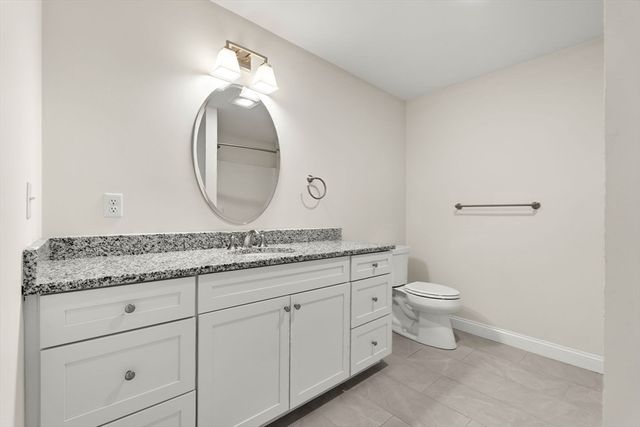 20 Split Rock Ln, Mattapoisett, MA 02739