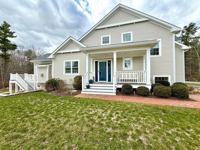 20 Split Rock Ln, Mattapoisett, MA 02739
