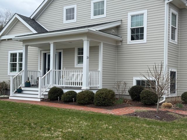 20 Split Rock Ln, Mattapoisett, MA 02739