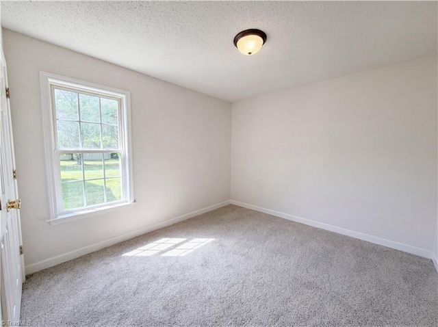 2015 Gyro Drive, Winston-salem, NC 27127