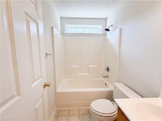 2015 Gyro Drive, Winston-salem, NC 27127