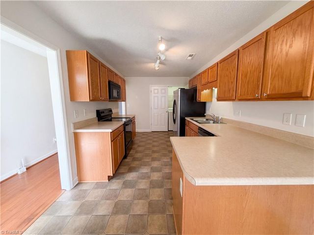 2015 Gyro Drive, Winston-salem, NC 27127