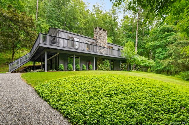 19 Annarock Drive, Somers, NY 10589