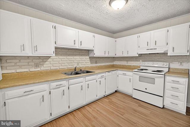 423 BANKSIA DR, Frederick, MD 21701