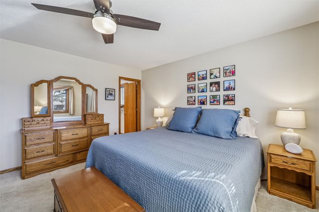 1221 E 17th Street, Norwalk, IA 50211