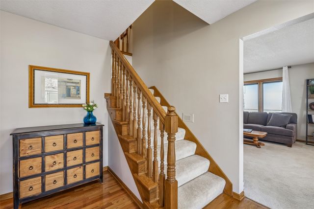 1221 E 17th Street, Norwalk, IA 50211