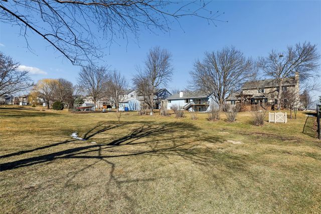 1221 E 17th Street, Norwalk, IA 50211