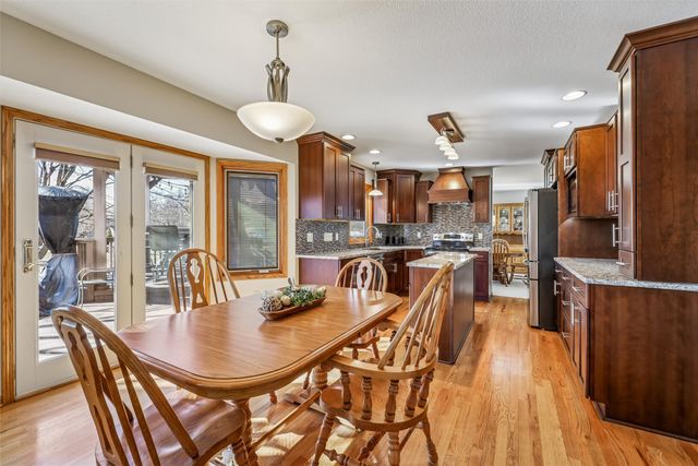 1221 E 17th Street, Norwalk, IA 50211