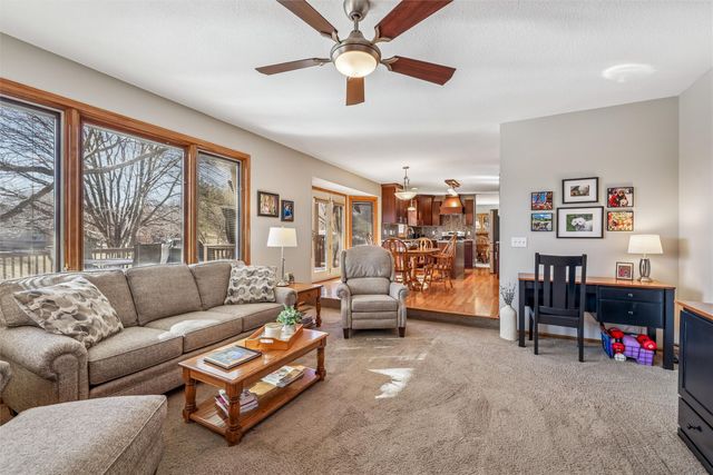 1221 E 17th Street, Norwalk, IA 50211