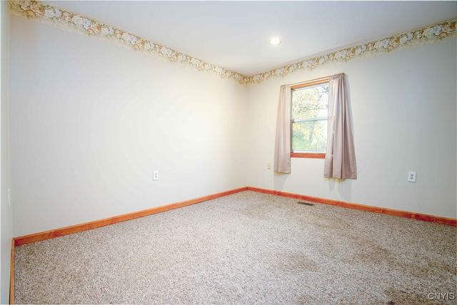 17 Hilltop Lane, Volney, NY 13069