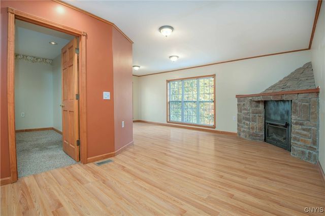 17 Hilltop Lane, Volney, NY 13069