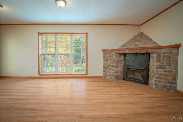 17 Hilltop Lane, Volney, NY 13069