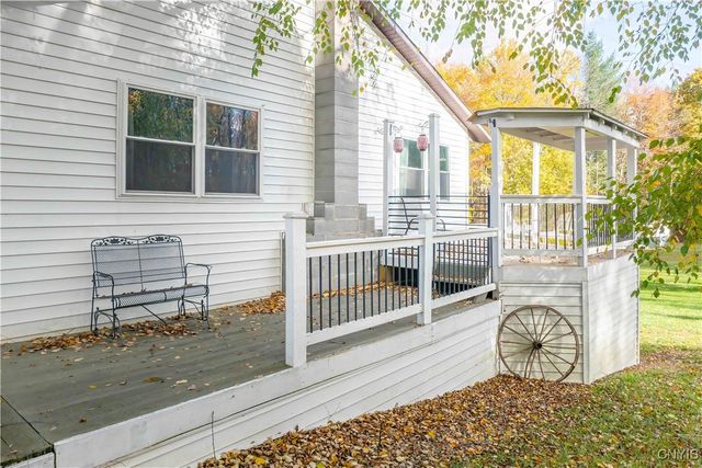 17 Hilltop Lane, Volney, NY 13069