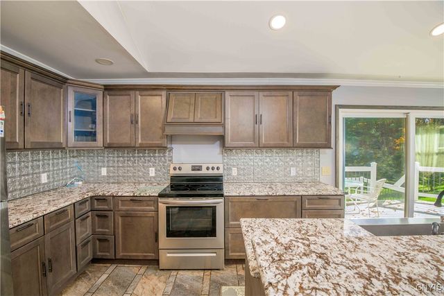 17 Hilltop Lane, Volney, NY 13069