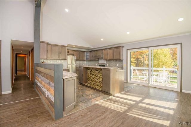 17 Hilltop Lane, Volney, NY 13069