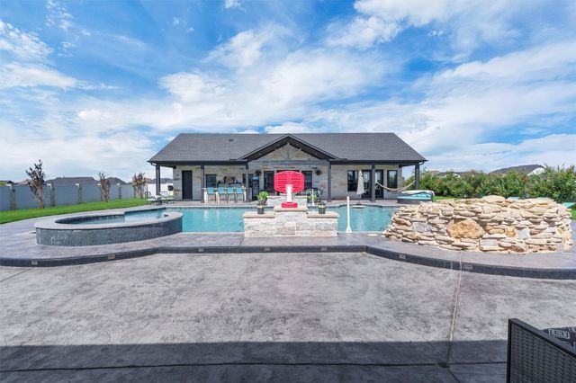 12012 Bella Vino Drive, Fort Worth, TX 76126